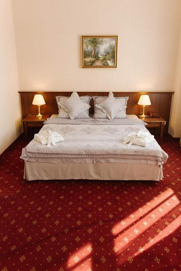 Hotel Jakub Sobieski Oława Kültér fotó