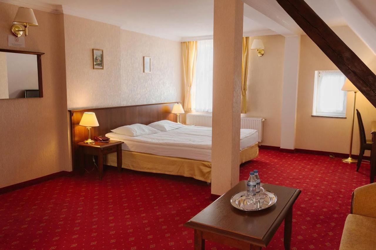 Hotel Jakub Sobieski Oława Kültér fotó