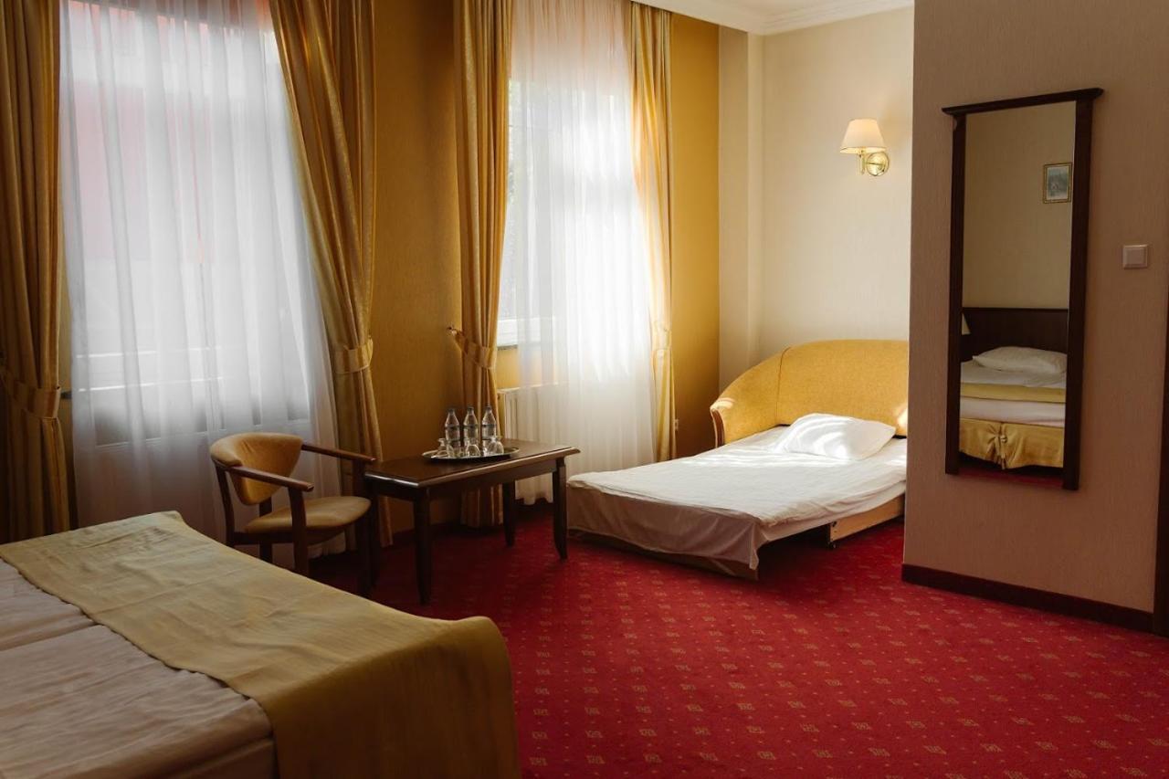 Hotel Jakub Sobieski Oława Kültér fotó