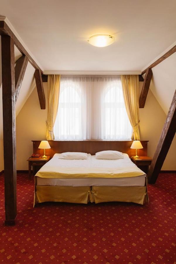Hotel Jakub Sobieski Oława Kültér fotó