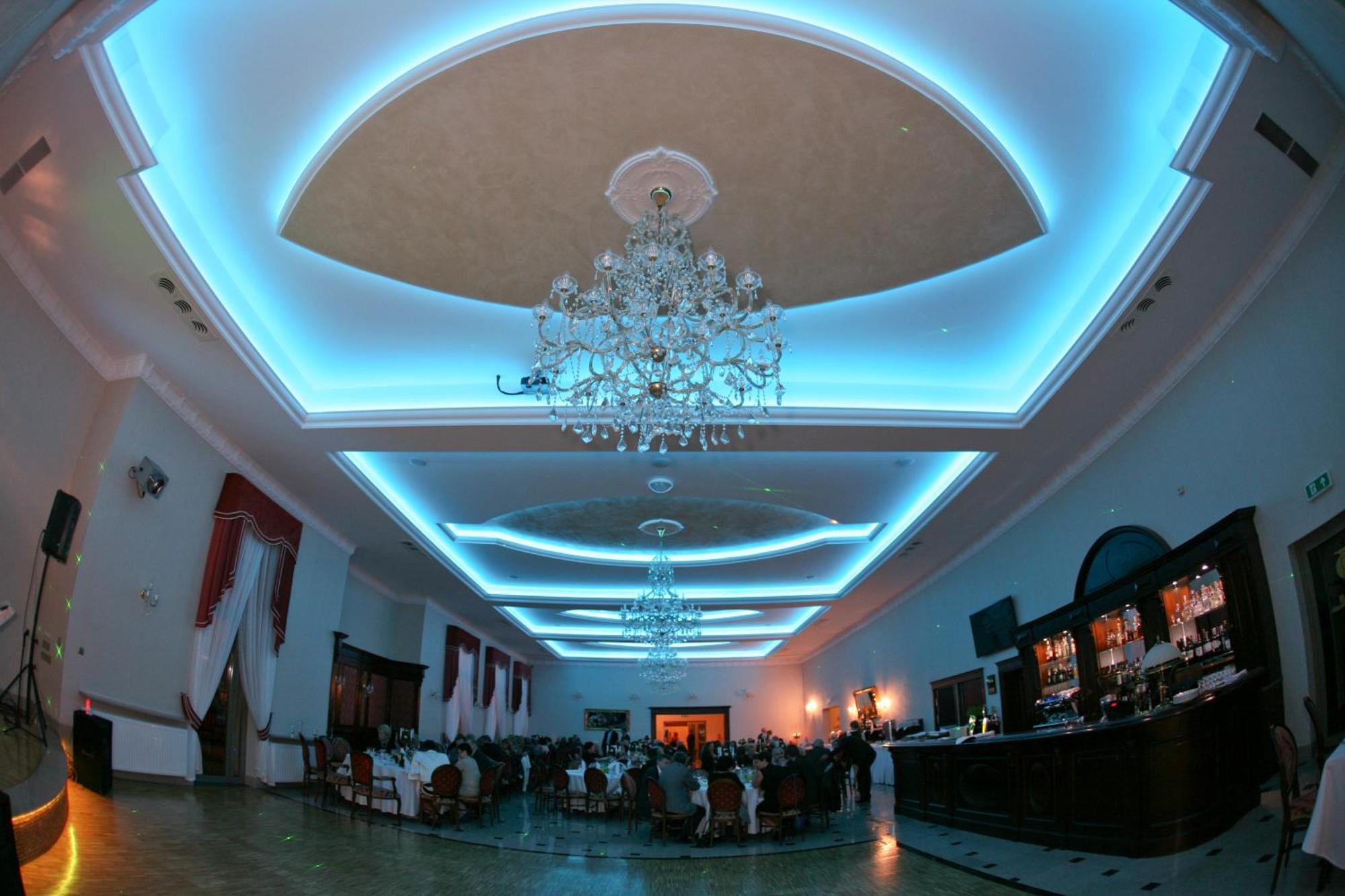 Hotel Jakub Sobieski Oława Kültér fotó
