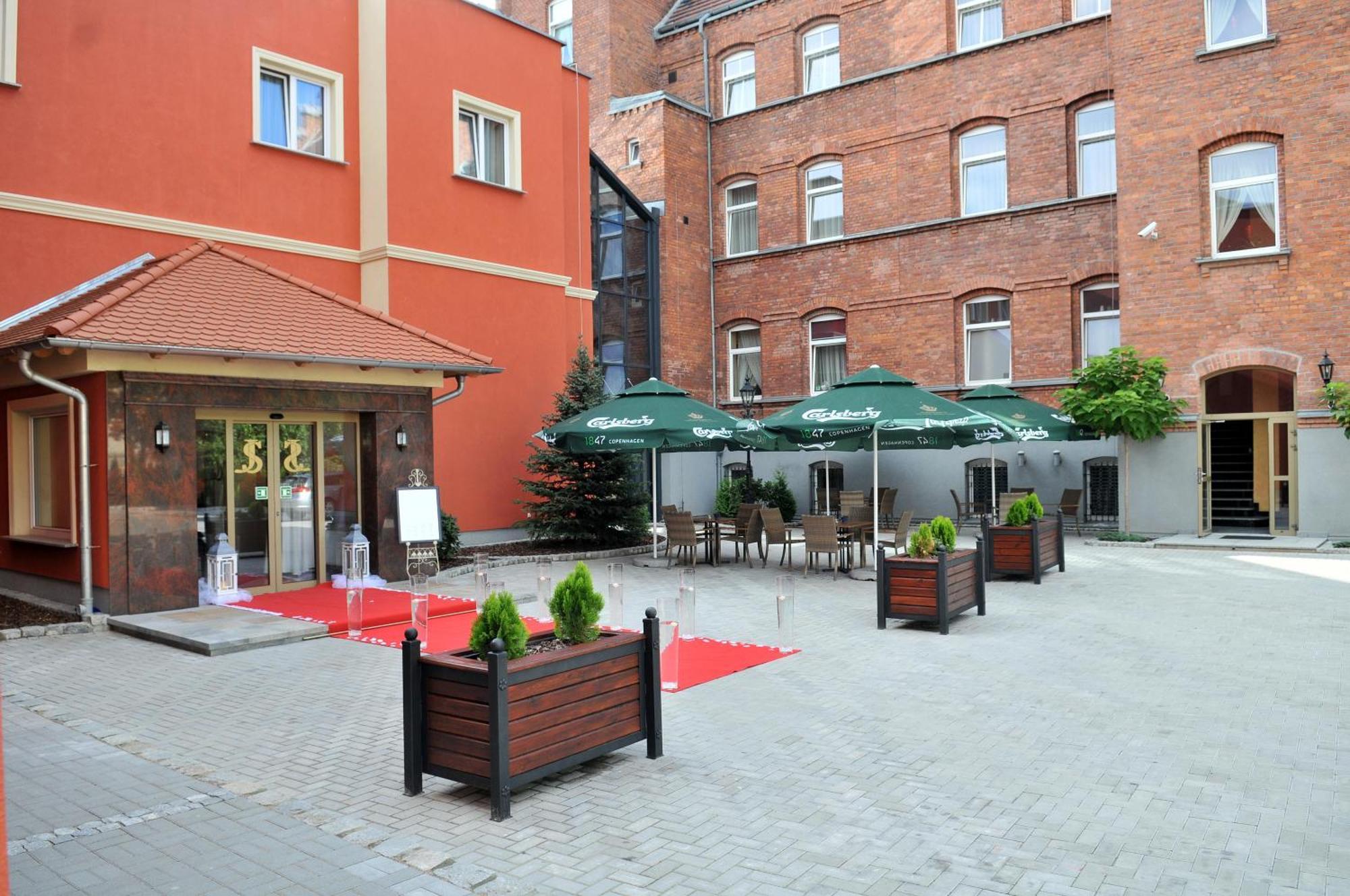 Hotel Jakub Sobieski Oława Kültér fotó
