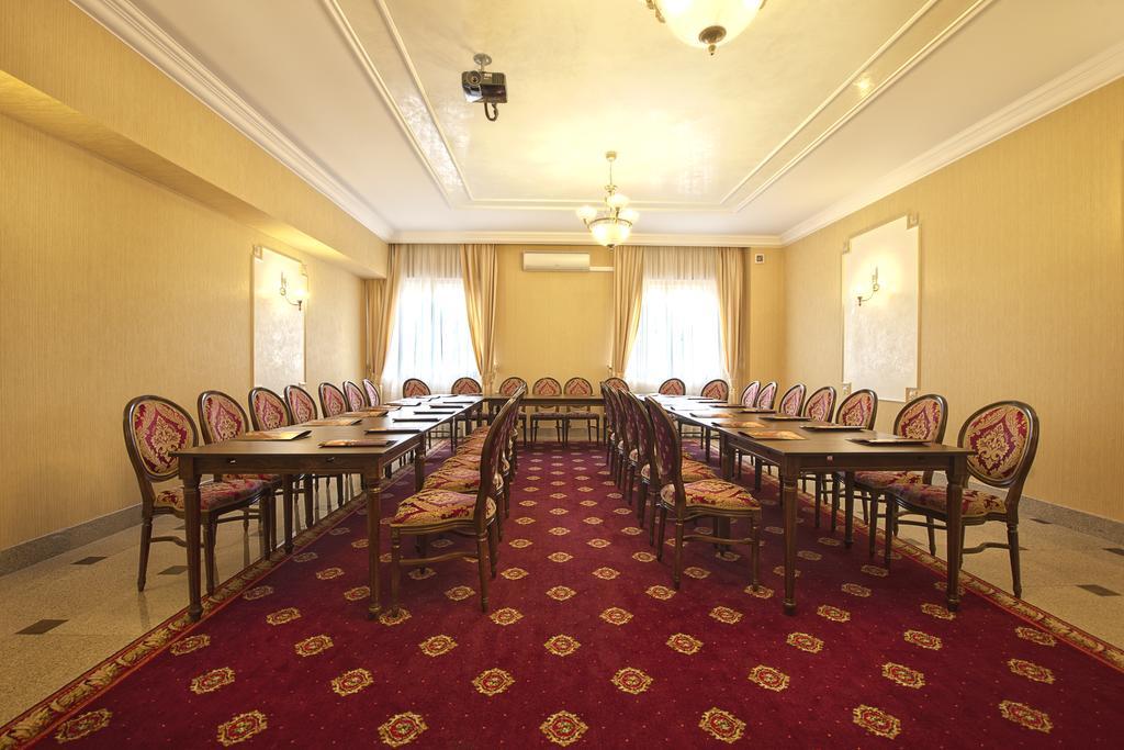 Hotel Jakub Sobieski Oława Kültér fotó