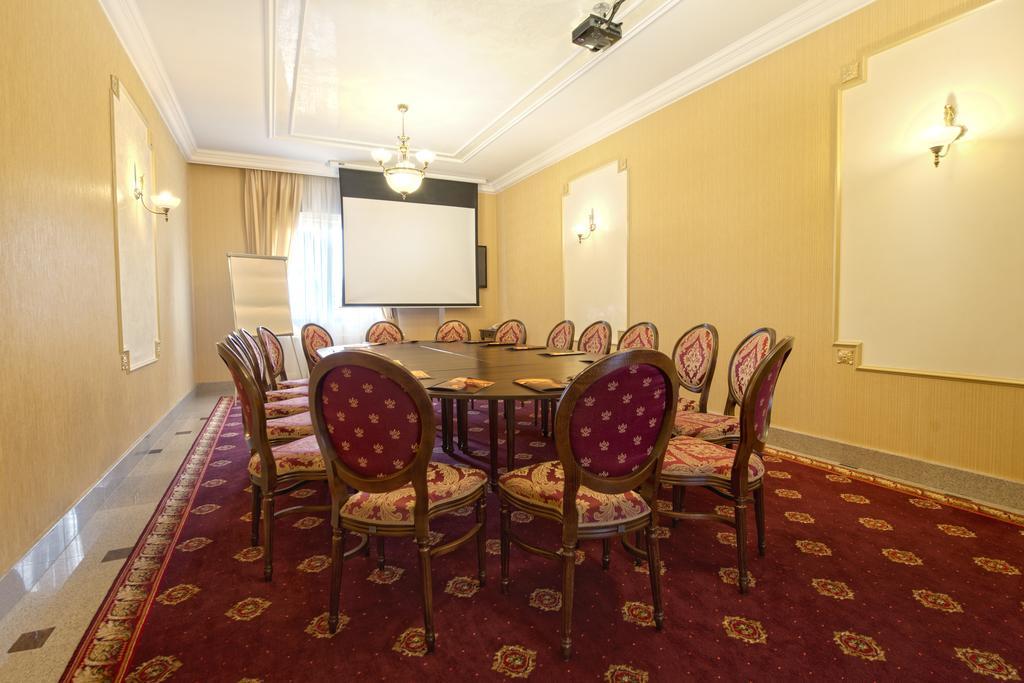 Hotel Jakub Sobieski Oława Kültér fotó